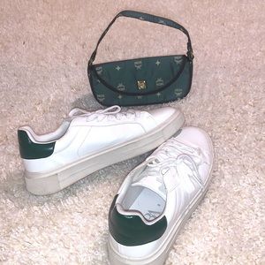 Clean white ZARA lacrosse style shoe